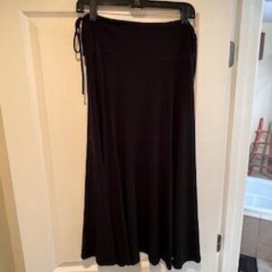 Evovorro long black knit skirt